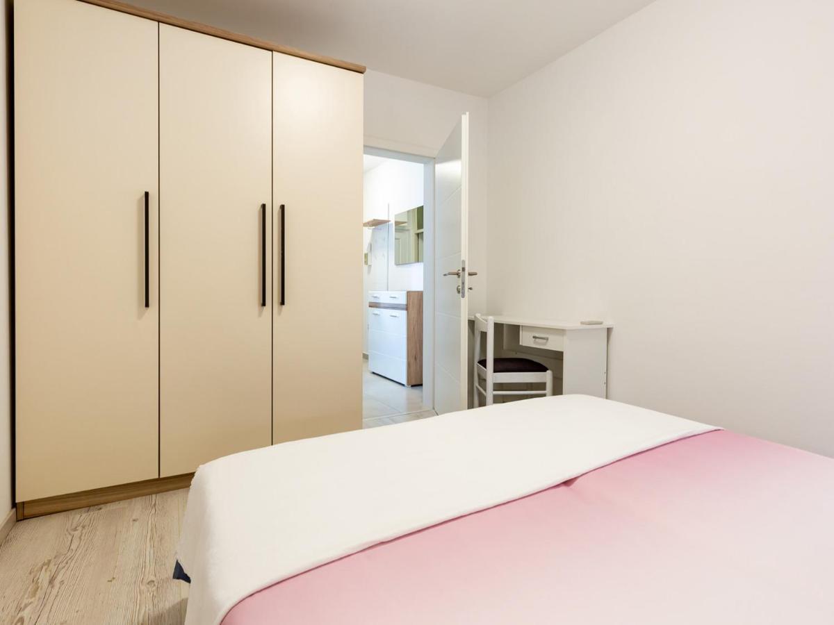 Amoroso Apartment 200M From Sea Poreč Eksteriør bilde