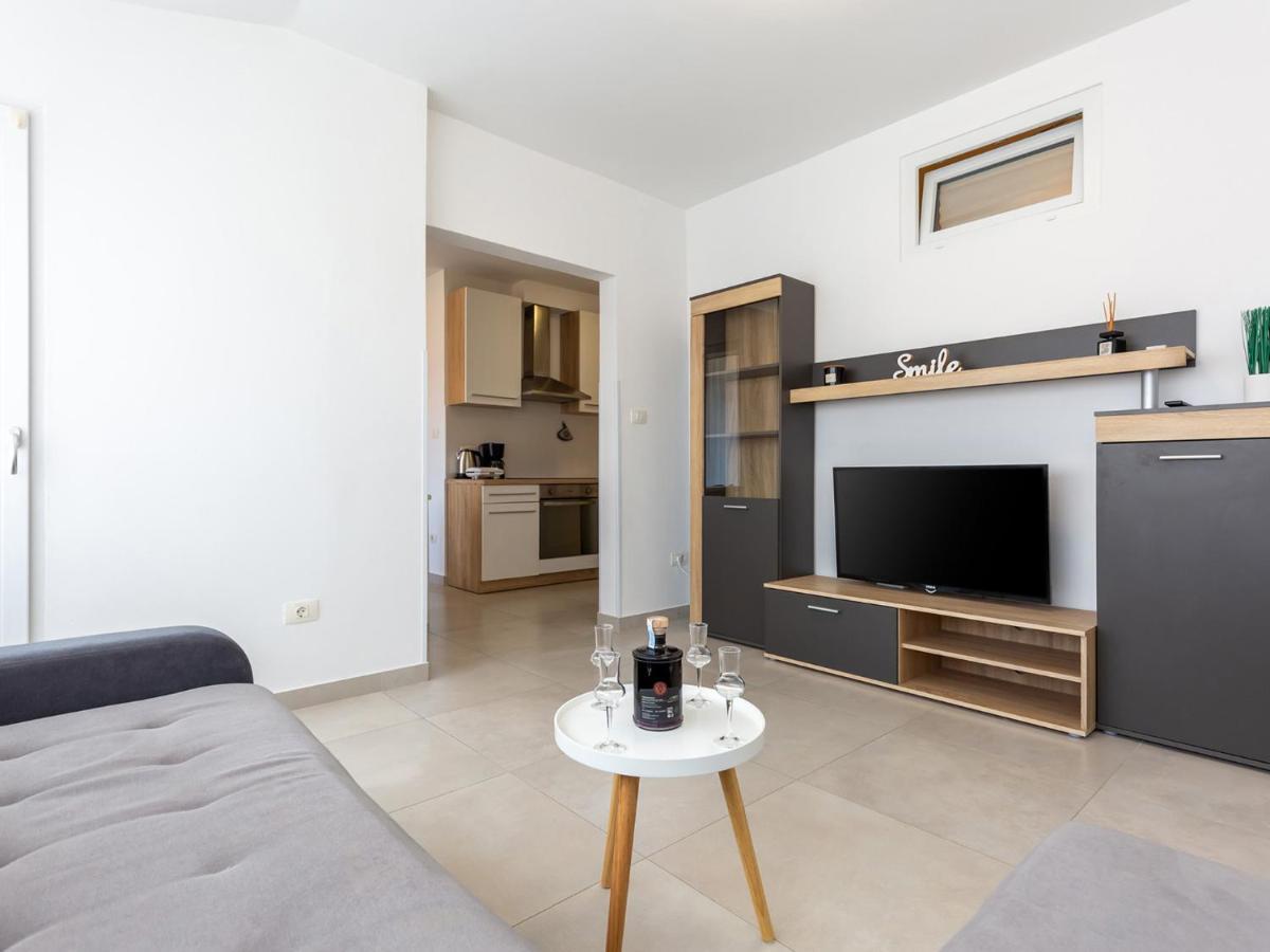 Amoroso Apartment 200M From Sea Poreč Eksteriør bilde